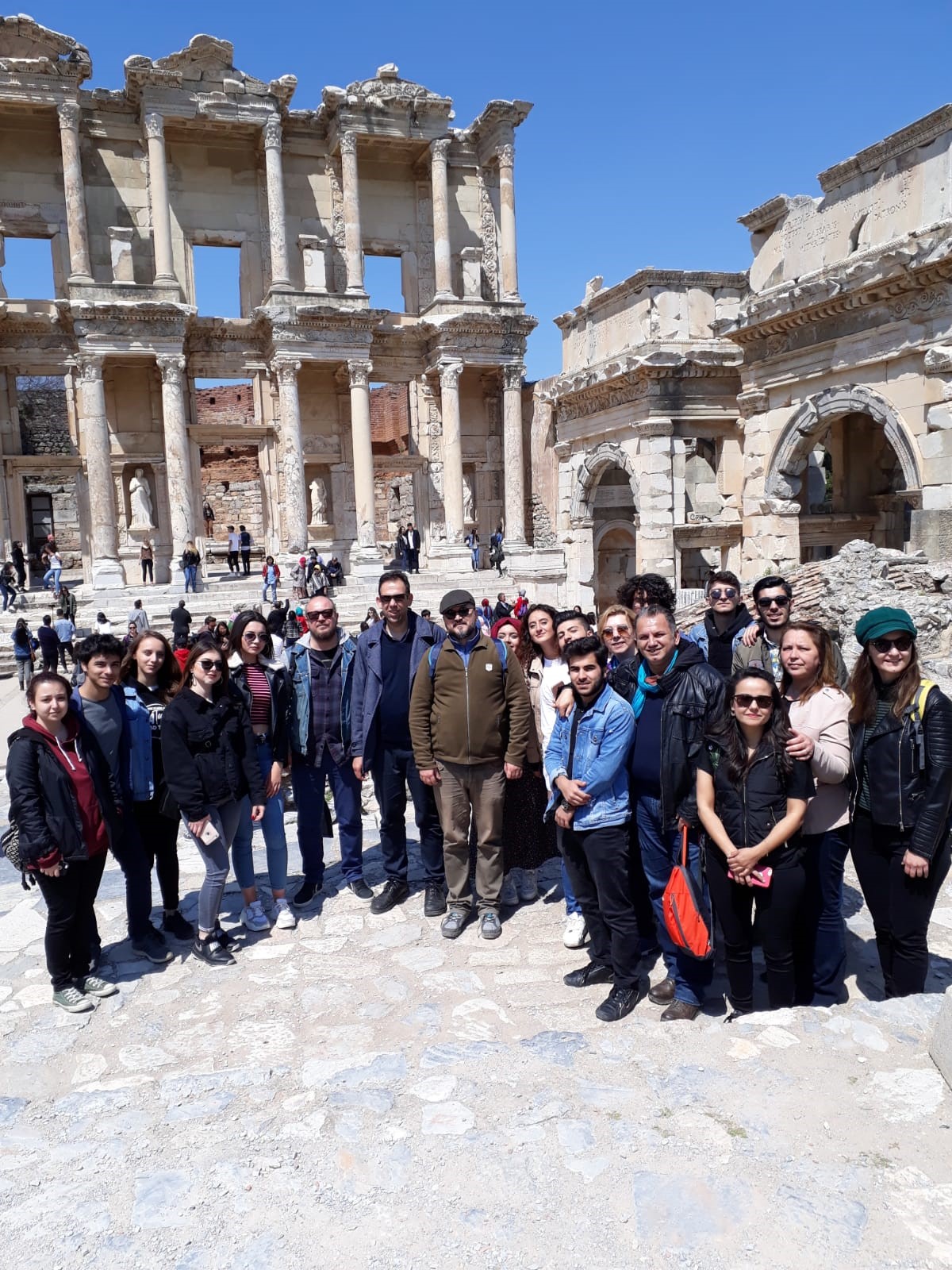 İDÜ Arkeoloji Bölümü ilk mesleki gezisini Ephesus Antik Kenti ve çevresindeki yerleşimlere düzenledi.